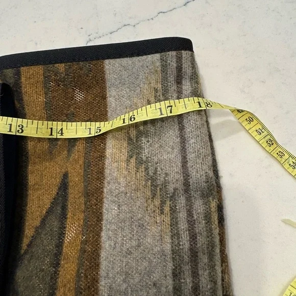 Pendleton Wool Tote Bag Southwestern Aztec Canvas Trim Logo Made In USA EUC - Picture 6 of 7